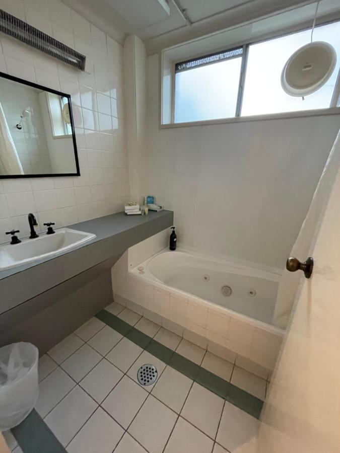 Parklane Motel Launceston Buitenkant foto